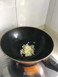 Make Garlic fan dolls step 5