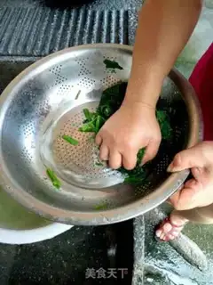 Make Pumpkin leaves step 3