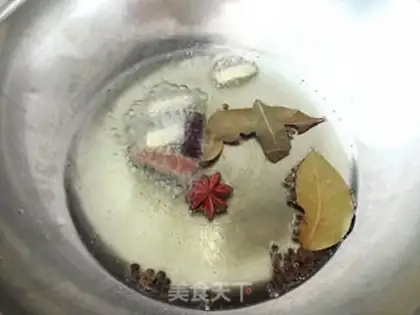 Make Homemade pepper oil step 4