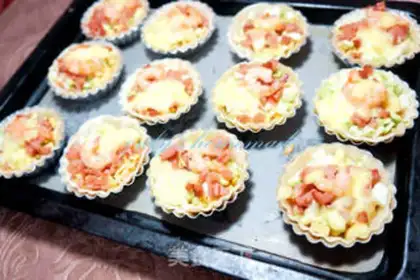 Make Simple little pizza step 3