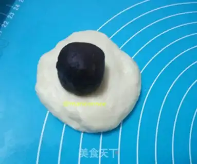 Make Bear bread step 16