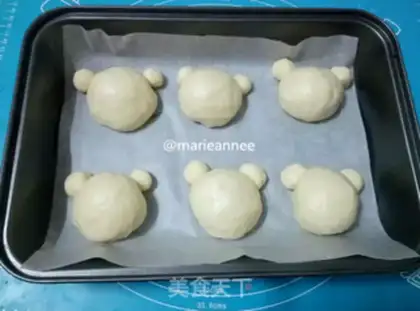 Make Bear bread step 18