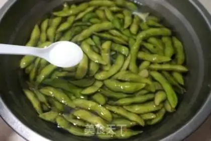 Make Salt-water beans step 1