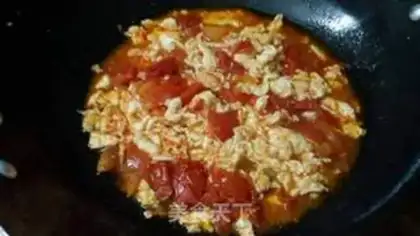 Make Tomato fried eggs step 7