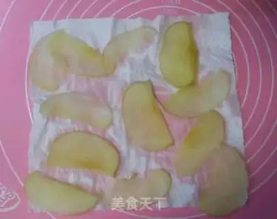 Make Roast apple rose roll step 8