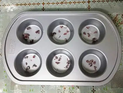 Make The cranberry cotton cake step 12