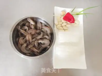 Make Garlic fan steamed shrimp step 0
