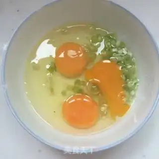 Make Onion thick egg fever step 0