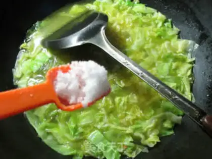 Make Curry cabbage fan soup step 5