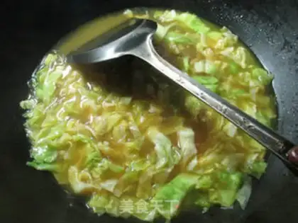 Make Curry cabbage fan soup step 6