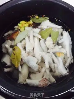 Make Sour chicken claws step 1
