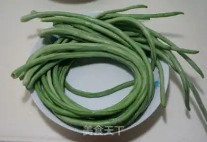 Make Spaghetti beans step 1