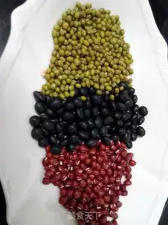 Make The old three bean soup step 0