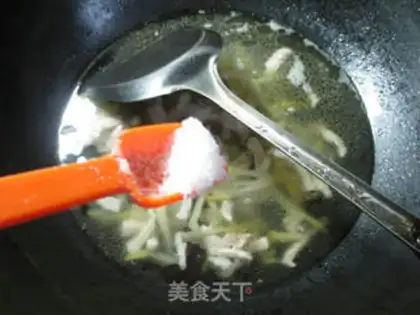 Make Squeeze meat soup step 5