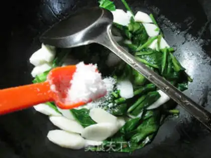 Make Spinach Fried Mountain step 6