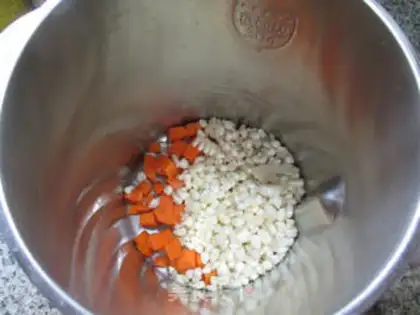 Make Carrot sticky corn juice step 3
