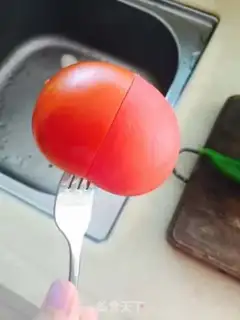 Make Tomato egg pepper noodles step 1