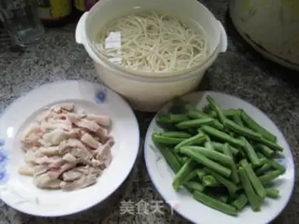 Make Pork bean noodles step 0
