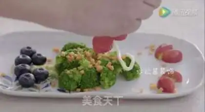 Make Christmas tree broccoli step 5