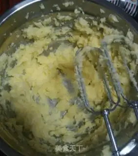 Make Egg yolk ball step 2