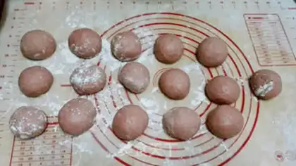 Make Red velvet buns step 4