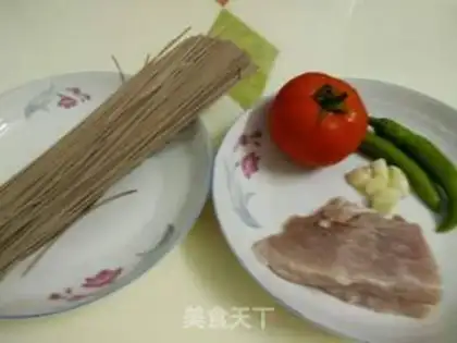 Make Spicy meat sauce with wheat noodles step 0