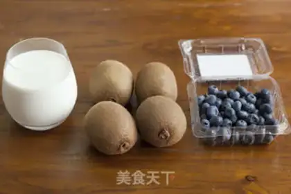 Make A blueberry milkshake step 0
