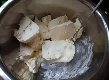 Make Super cream cheesecake step 1