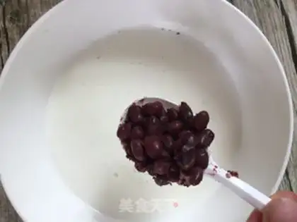 Make Homemade milk red beans popsicles step 0