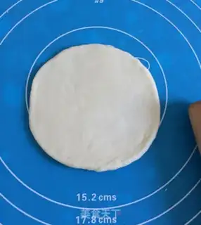 Make I used to bake five flowers step 4