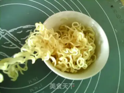 Make Noodle nest eggs step 1