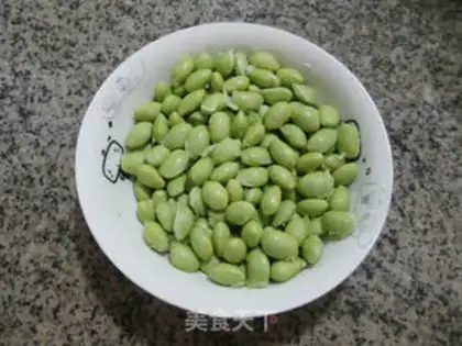 Make Bean-cooked lily step 1