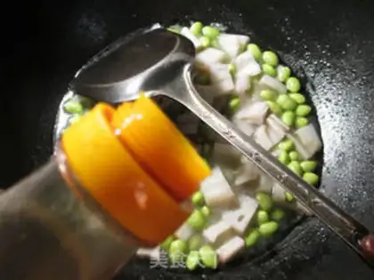 Make Bean-cooked lily step 4