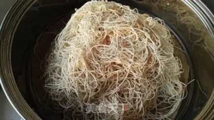 Make Bean horned noodles step 1