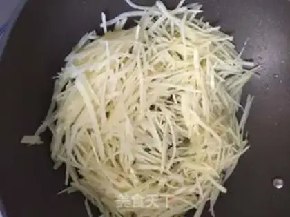 Make Spicy potatoes step 1