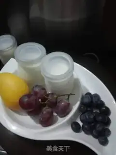Make Fruit yogurt cream step 0
