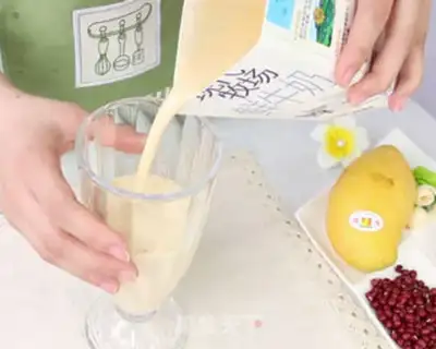 Make Bean mango milkshake step 3