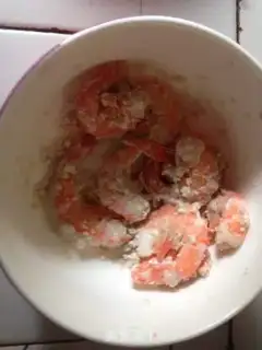 Make Onion fried shrimp step 0