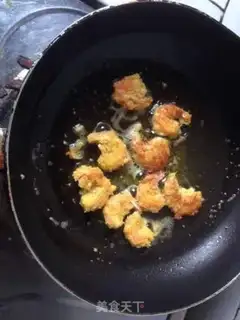Make Onion fried shrimp step 3