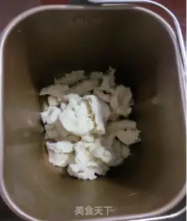 Make raisin rolls step 1