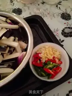 Make Spicy pork and eggplant step 1