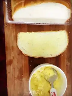 Make Garlic butter toast step 3
