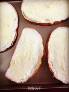 Make Garlic butter toast step 4