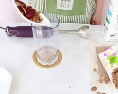 Make Red-tree almond shake step 1