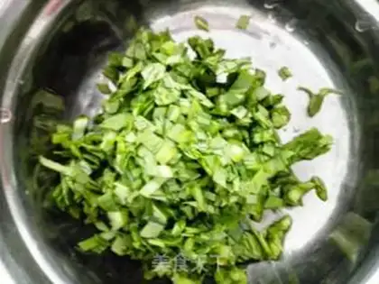 Make Silverfish, yellow and green step 2