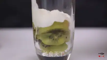Make Fruit yogurt cup step 5