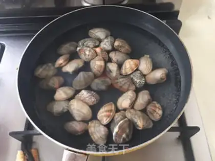 Make Spicy boiled shrimp step 1