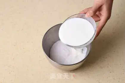 Make Strawberry ice cream step 1