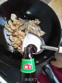 Make Five flowers for the mushrooms step 5