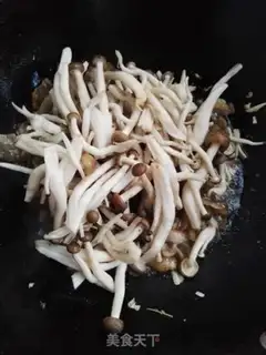 Make Five flowers for the mushrooms step 6